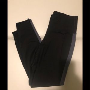 Old navy black and gray leggings with zipper